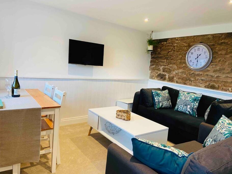 The Mill Stylish Rural Apartment With Beautiful Views Welsh Newton Common Екстер'єр фото