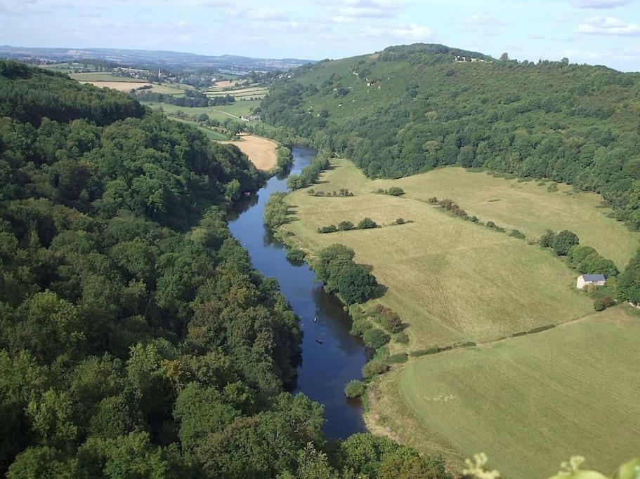 The Mill Stylish Rural Apartment With Beautiful Views Welsh Newton Common Екстер'єр фото